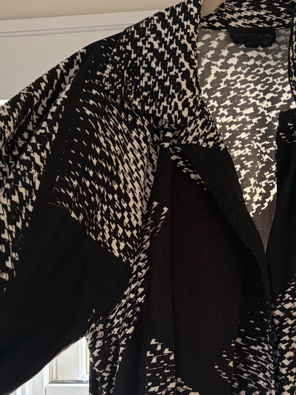 Donna Karan Black and White Patterned Belted Midi Dress - Picture 4 of 8